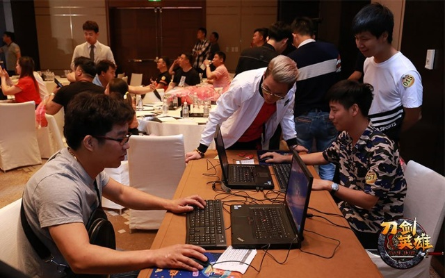 陈子豪新版本与刀剑英雄礼品卡激活码,高速响应方案规划_特供版1_v1.424